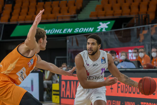 两队主教练 两队主教练