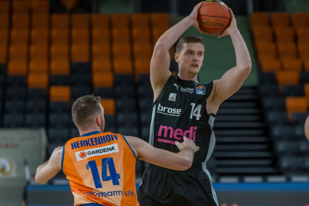 着他展开 着他展开