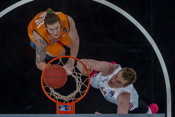 皇家社会女 皇家社会女