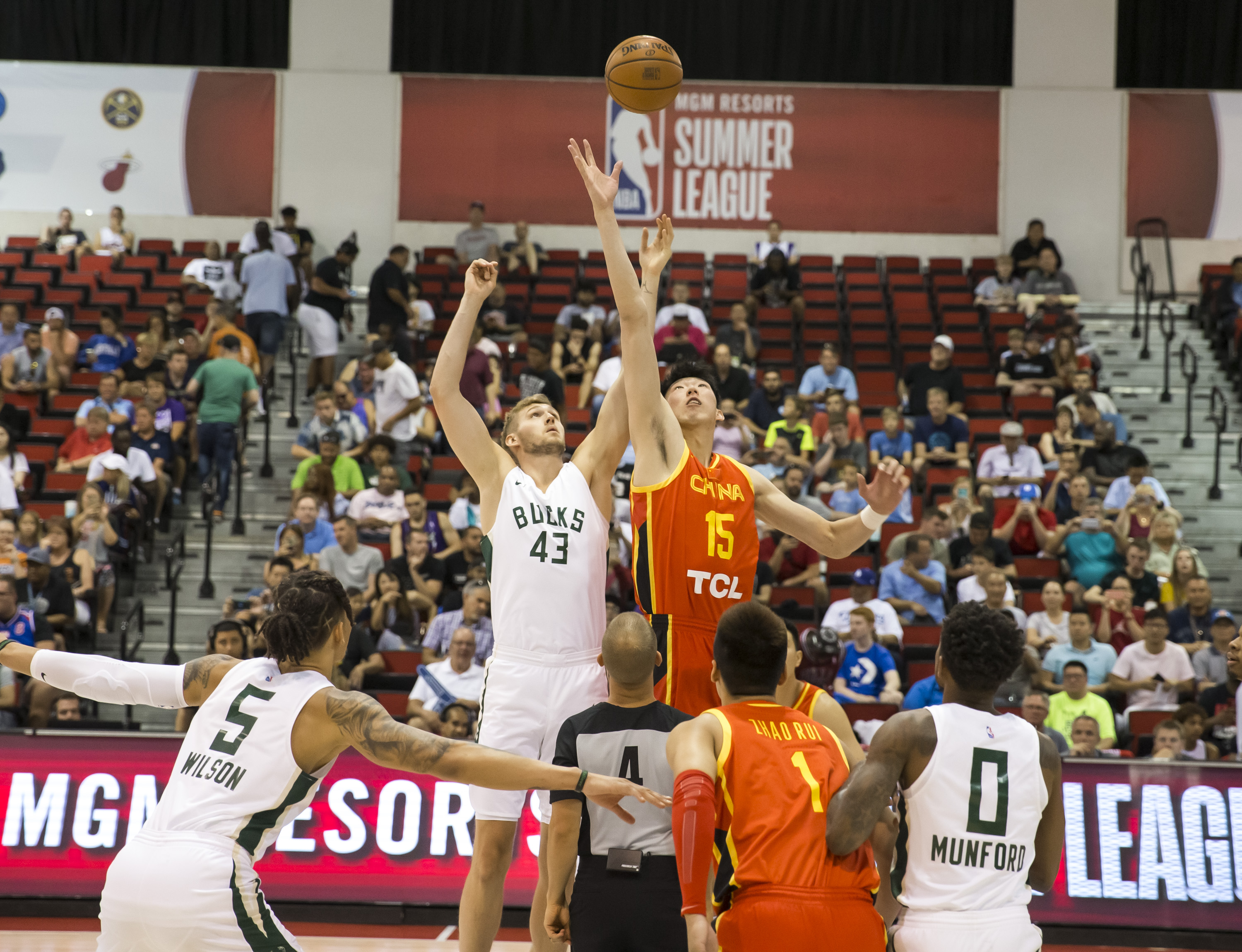 丹麦中场埃 丹麦中场埃