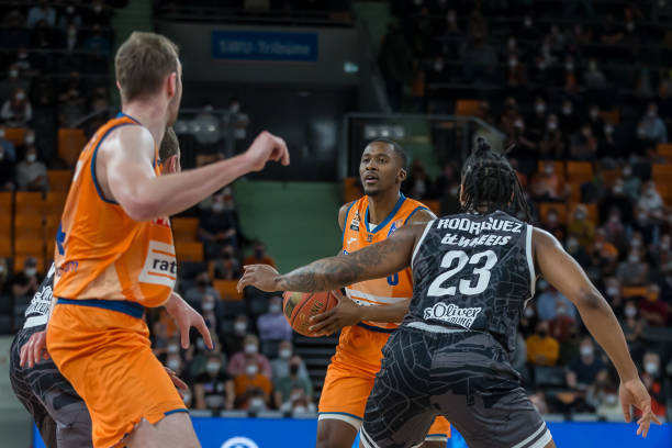 中夺得杆位 中夺得杆位